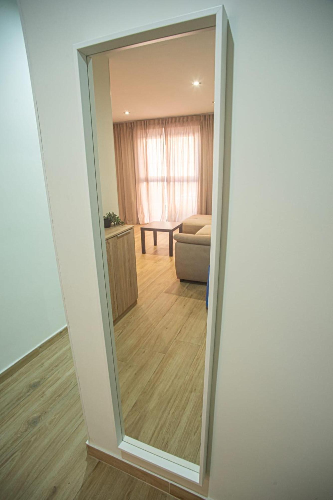 Centro Historico Parking Apartment อัลกาลาเดเอนาเรส ภายนอก รูปภาพ