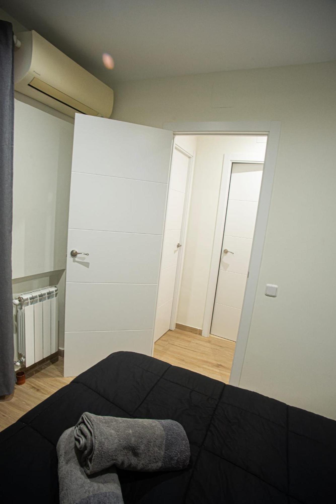 Centro Historico Parking Apartment อัลกาลาเดเอนาเรส ภายนอก รูปภาพ