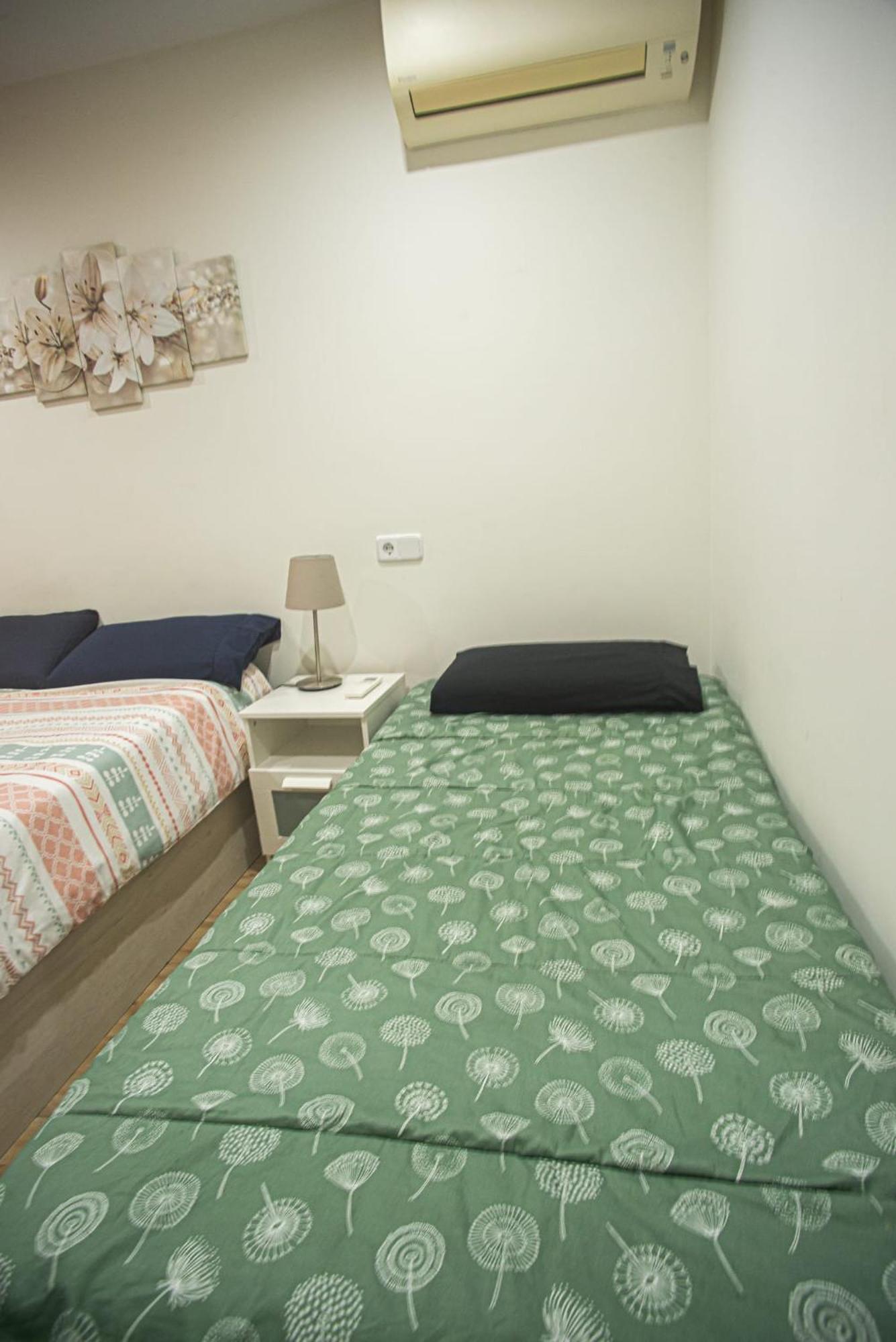 Centro Historico Parking Apartment อัลกาลาเดเอนาเรส ภายนอก รูปภาพ