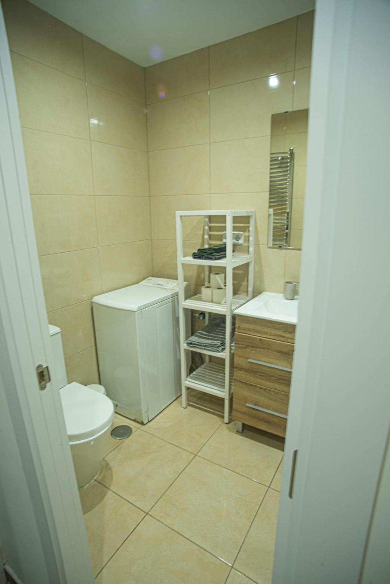 Centro Historico Parking Apartment อัลกาลาเดเอนาเรส ภายนอก รูปภาพ