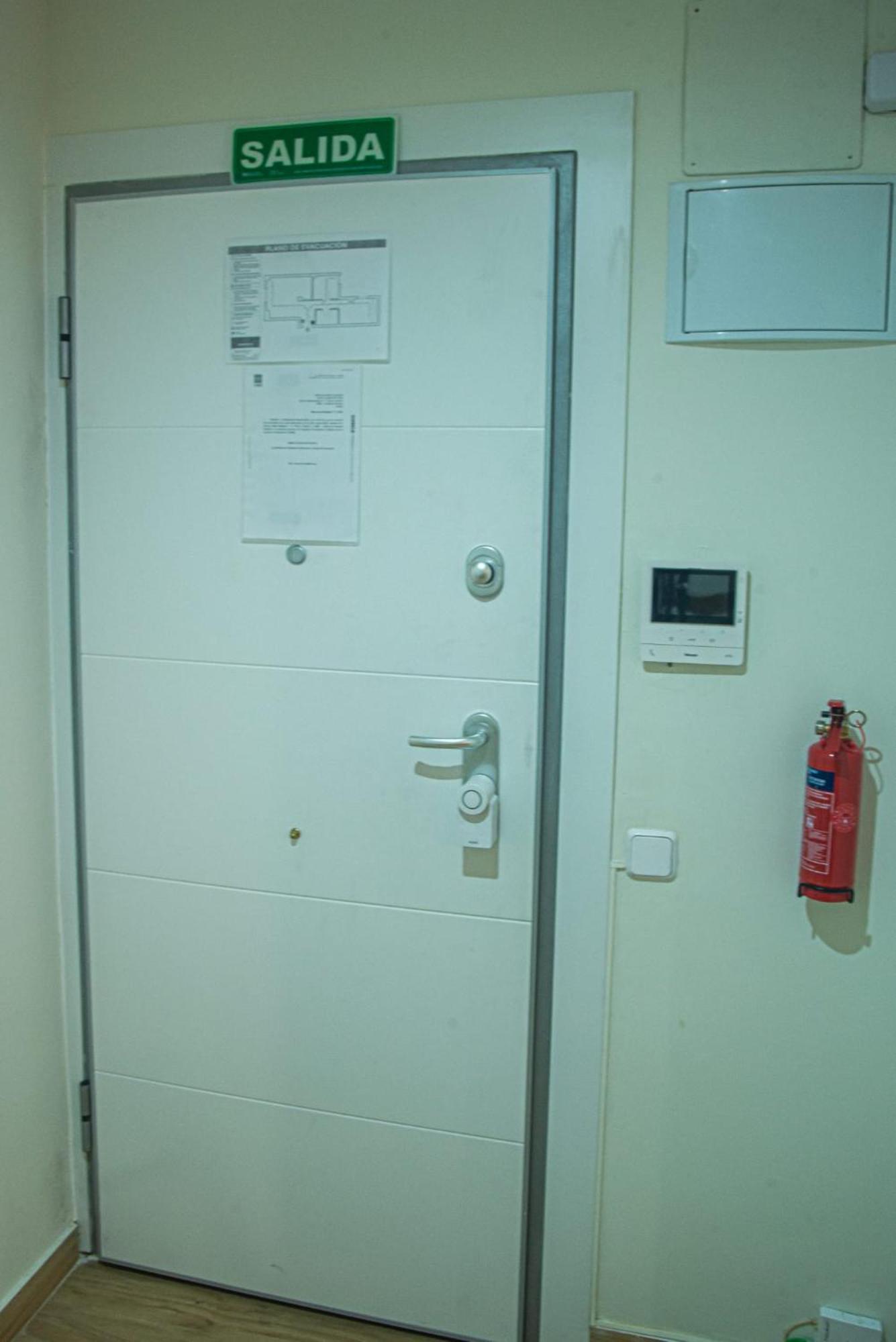 Centro Historico Parking Apartment อัลกาลาเดเอนาเรส ภายนอก รูปภาพ