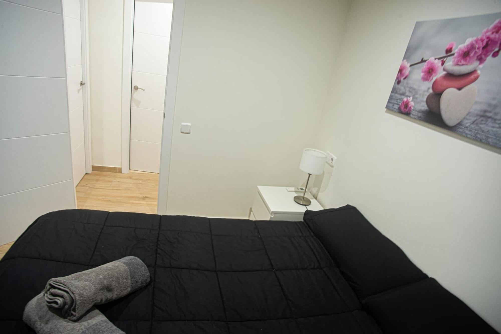 Centro Historico Parking Apartment อัลกาลาเดเอนาเรส ภายนอก รูปภาพ